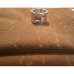 GUCCI Cut Out Wide Band Ring size US5 Silver 925 With Velvet & Silk Pouch